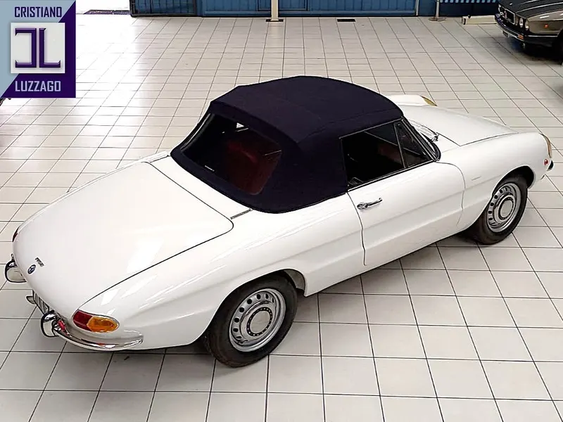 Alfa Romeo 1750 Spider Veloce 3