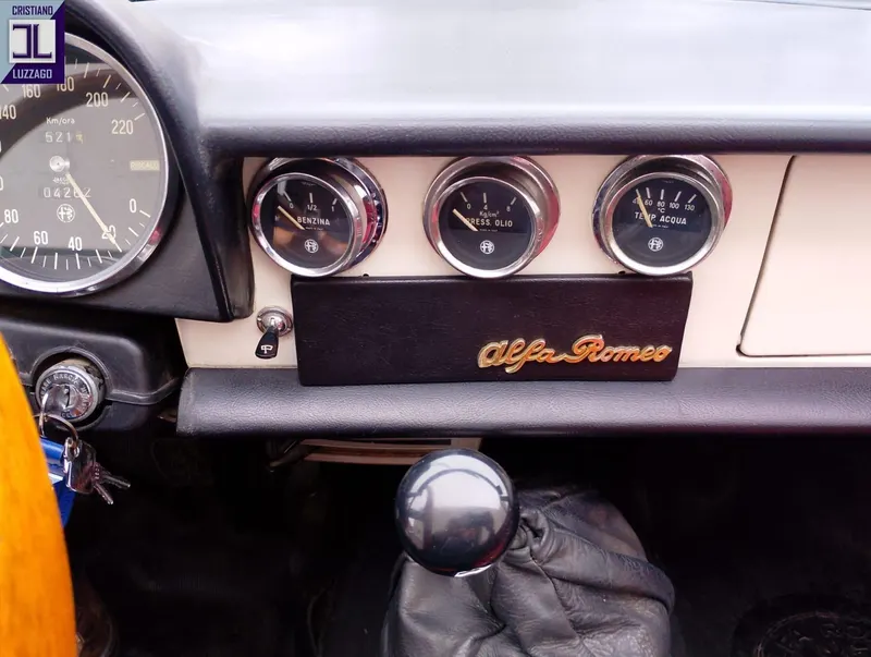 Alfa Romeo 1750 Spider Veloce 30