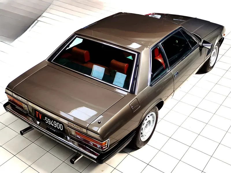 Maserati Kyalami 4.900 10