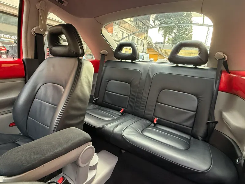 Volkswagen New Beetle 2.0i 116cv UNIPROPRIETARIO 22