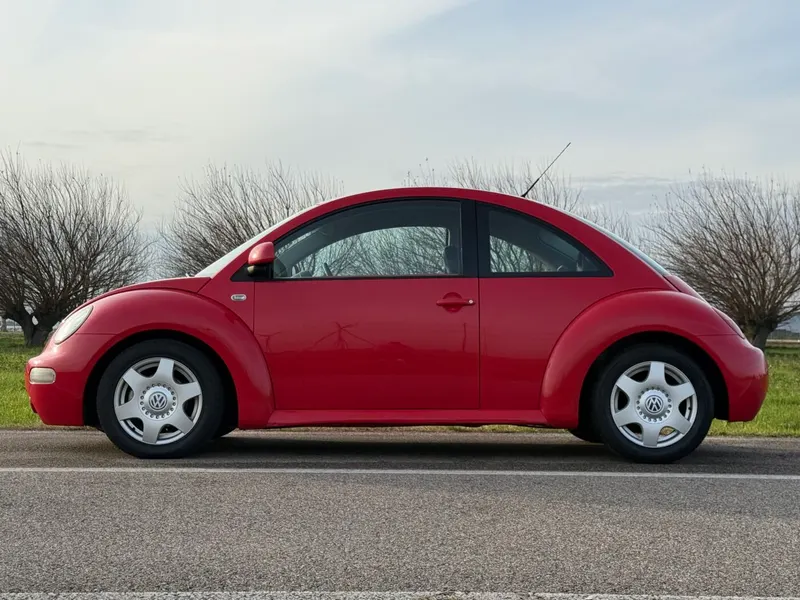 Volkswagen New Beetle 2.0i 116cv UNIPROPRIETARIO 9