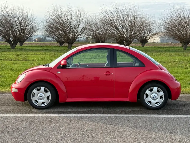 Volkswagen New Beetle 2.0i 116cv UNIPROPRIETARIO 8