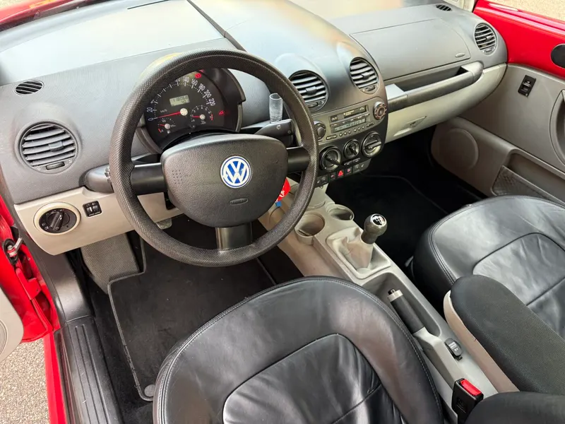 Volkswagen New Beetle 2.0i 116cv UNIPROPRIETARIO 20