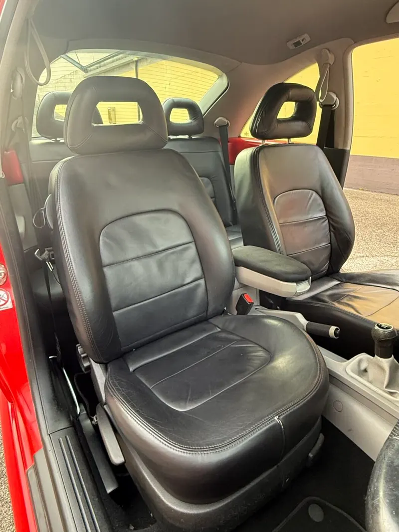 Volkswagen New Beetle 2.0i 116cv UNIPROPRIETARIO 24