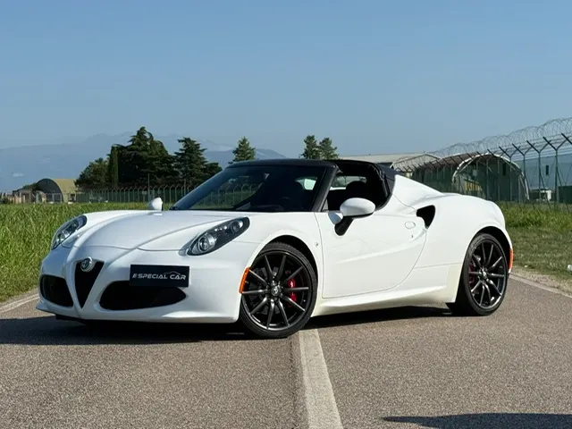 Alfa Romeo 4C Spider 1750 Tbi SOLO 9.500 KM!!! NUOVA!!! 11