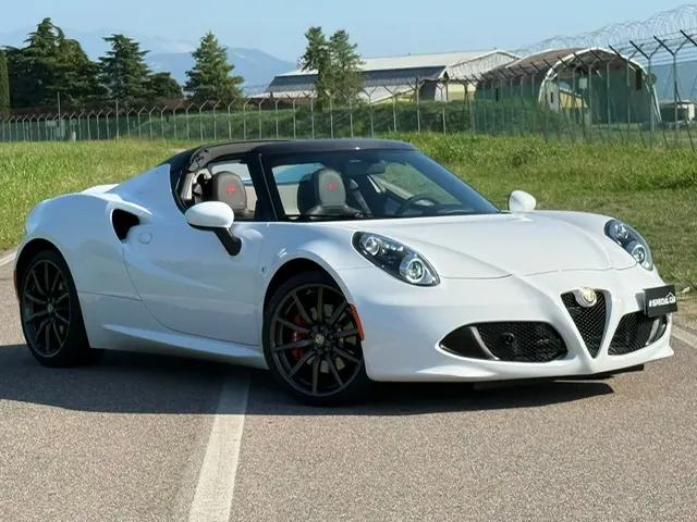 Alfa Romeo 4C Spider 1750 Tbi SOLO 9.500 KM!!! NUOVA!!! 5