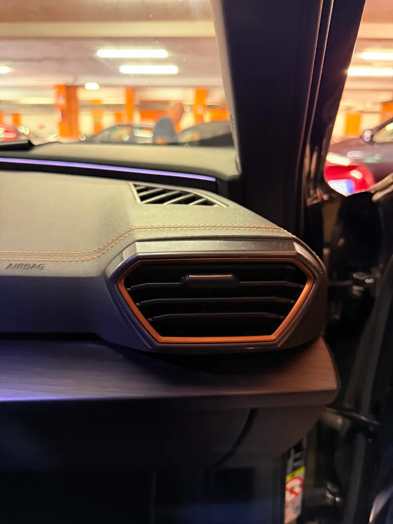 FORMENTOR HYBRID PLUG-IN CON SOLI 36.512 KM 90