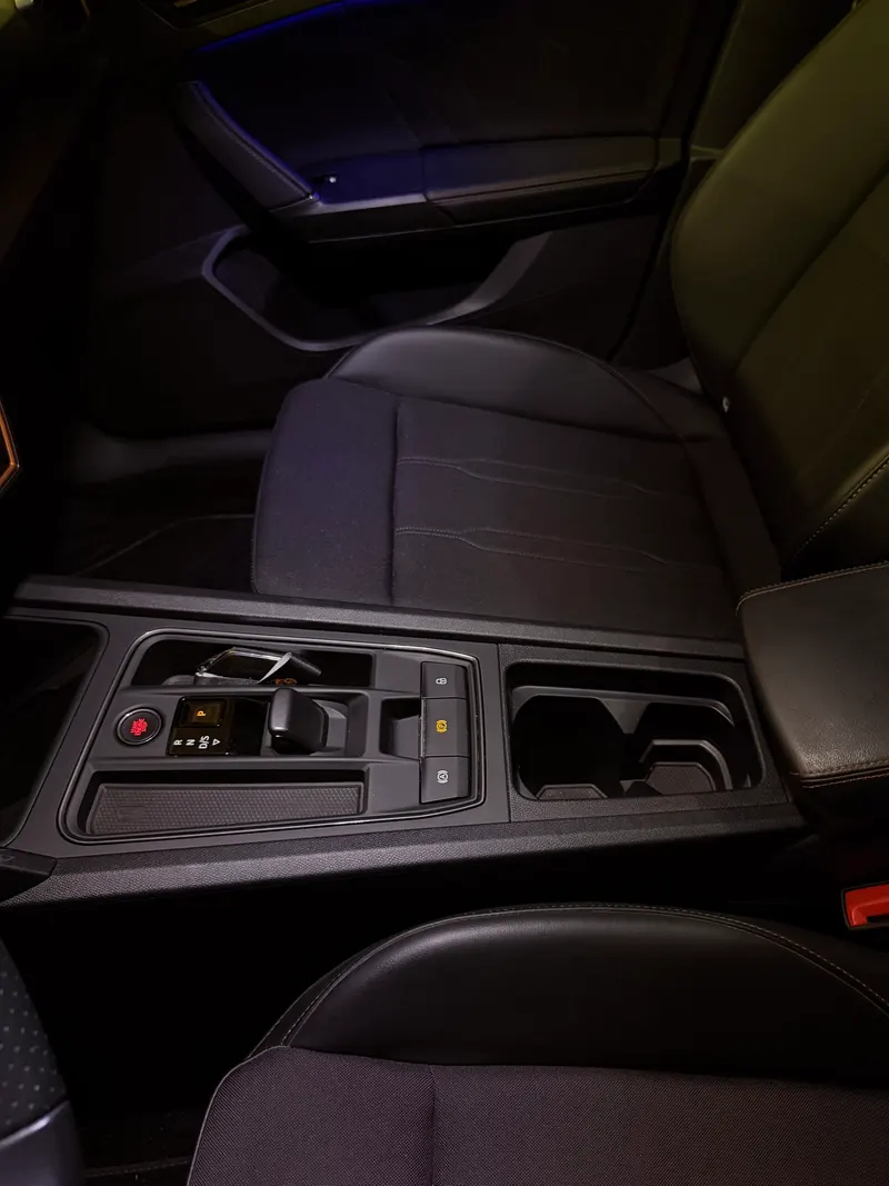 FORMENTOR HYBRID PLUG-IN CON SOLI 36.512 KM 48