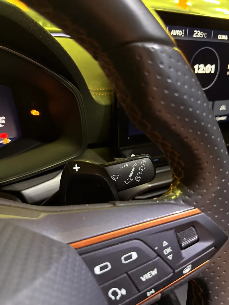 FORMENTOR HYBRID PLUG-IN CON SOLI 36.512 KM 61