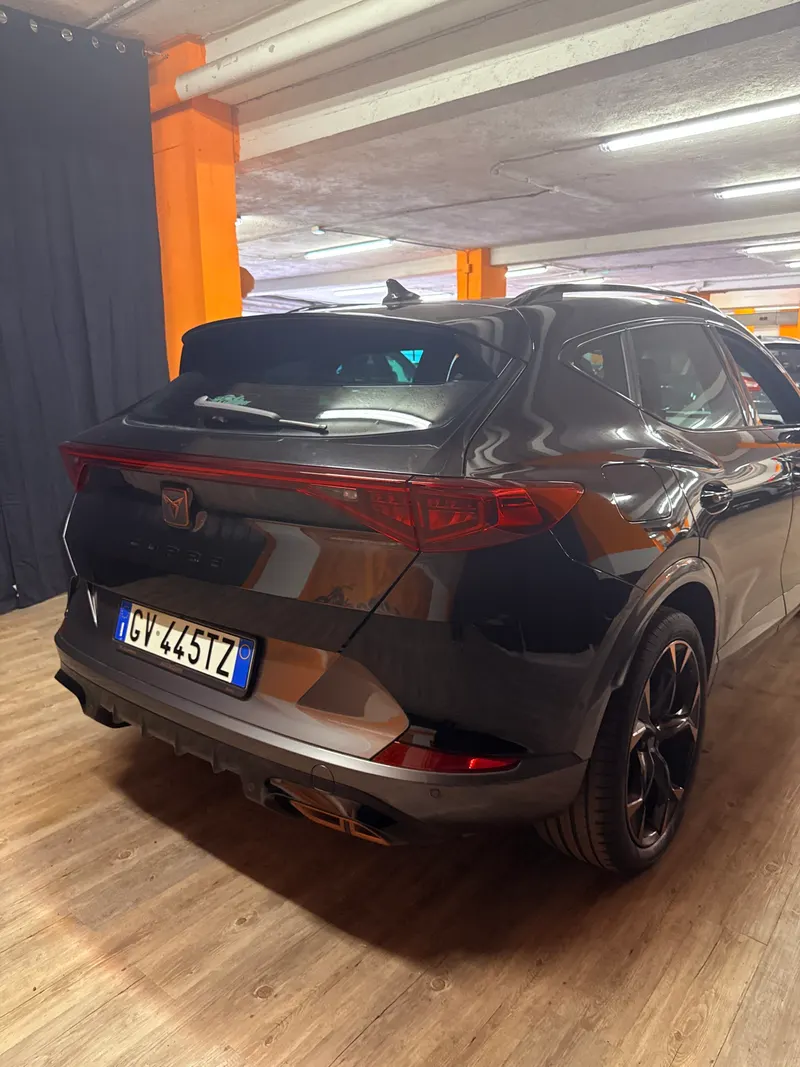FORMENTOR HYBRID PLUG-IN CON SOLI 36.512 KM 30