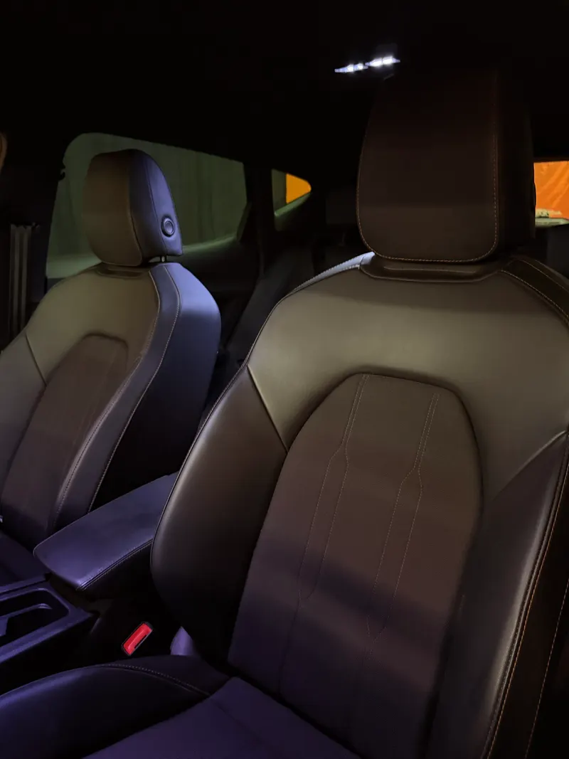 FORMENTOR HYBRID PLUG-IN CON SOLI 36.512 KM 53