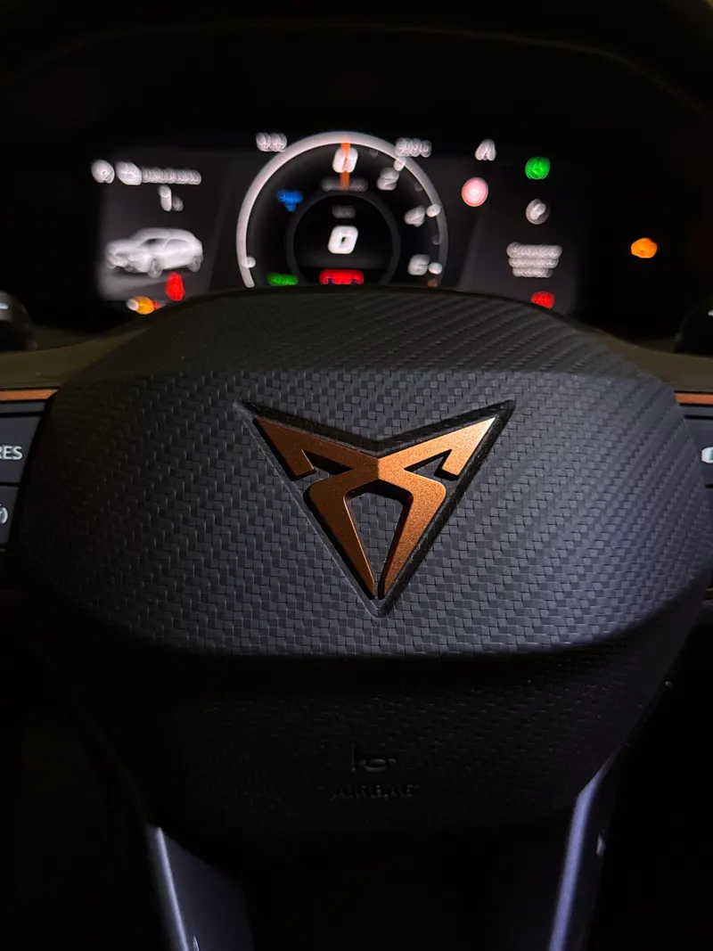 FORMENTOR HYBRID PLUG-IN CON SOLI 36.512 KM 64