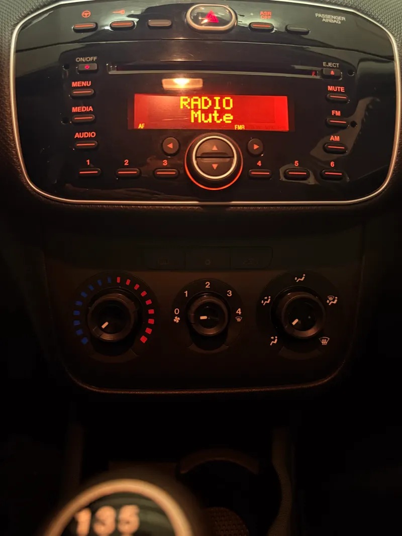 Fiat PUNTO CON SOLI 13.937 KM 46
