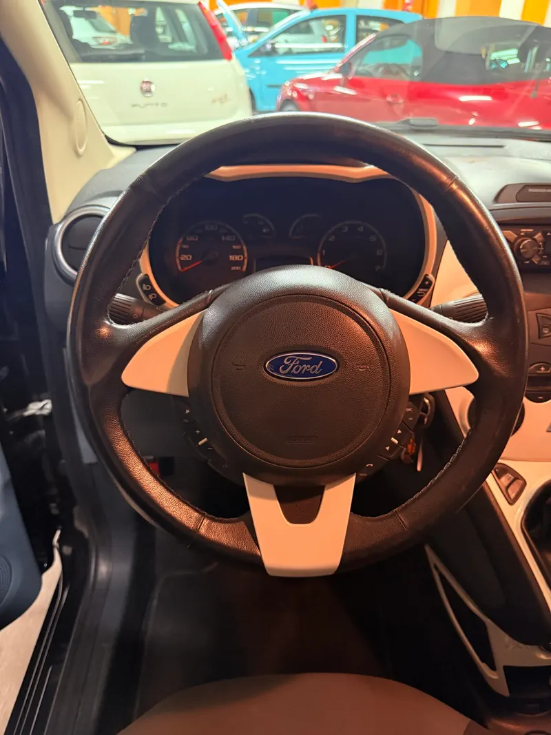 Ford KA CON SOLI 43.580 KM 33