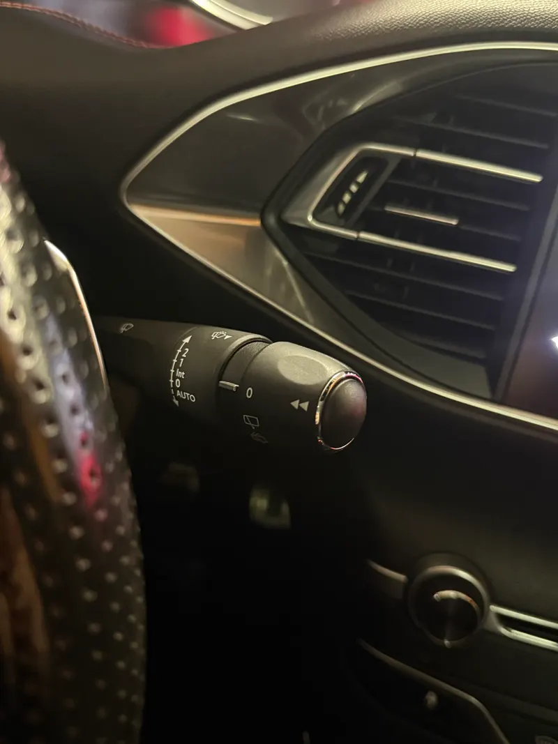 Peugeot 308 GT CON TETTO PANORAMICO CON 128.162 km 38
