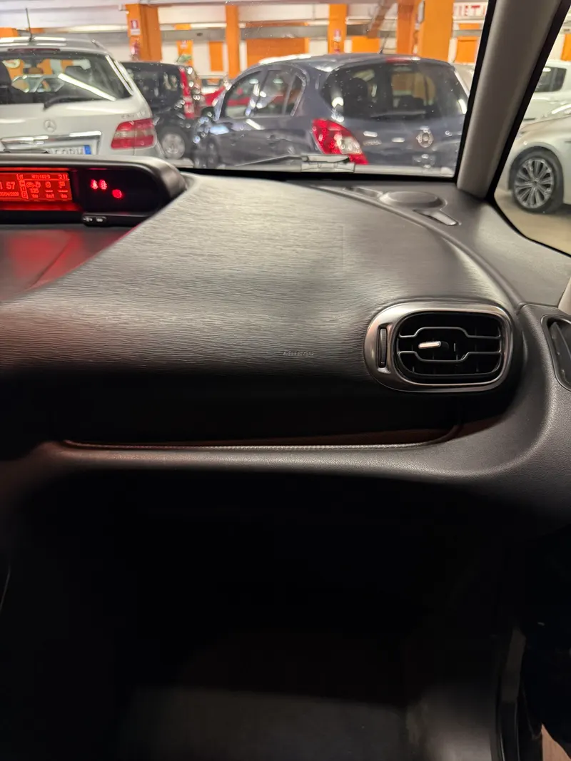 Citroën C3 PICASSO ADATTA A NEOPATENTATI 13