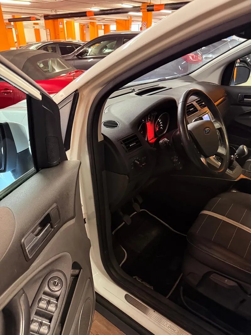 Ford KUGA CON SOLI 39.513 KM 63
