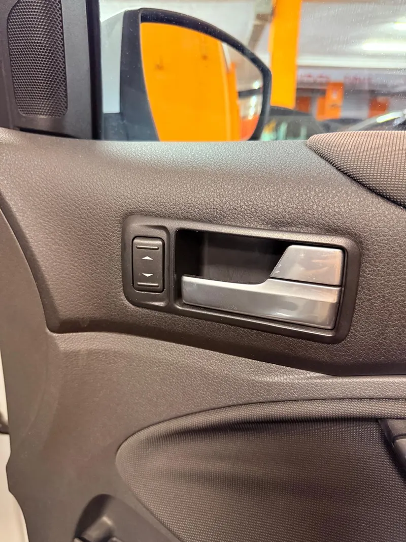 Ford KUGA CON SOLI 39.513 KM 45