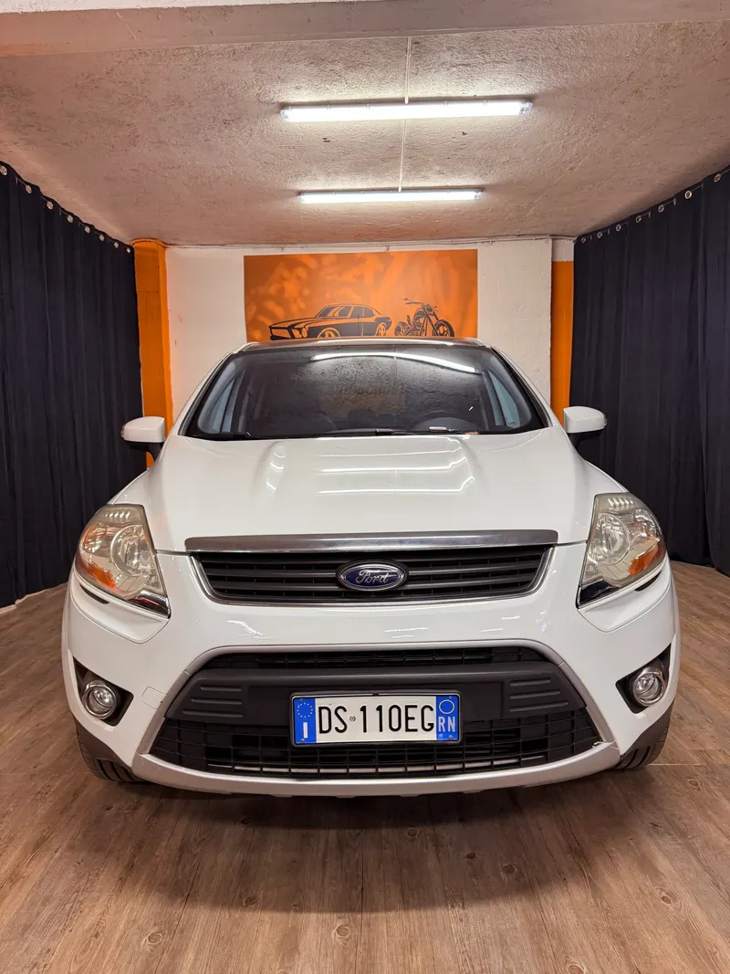 Ford KUGA CON SOLI 39.513 KM 4