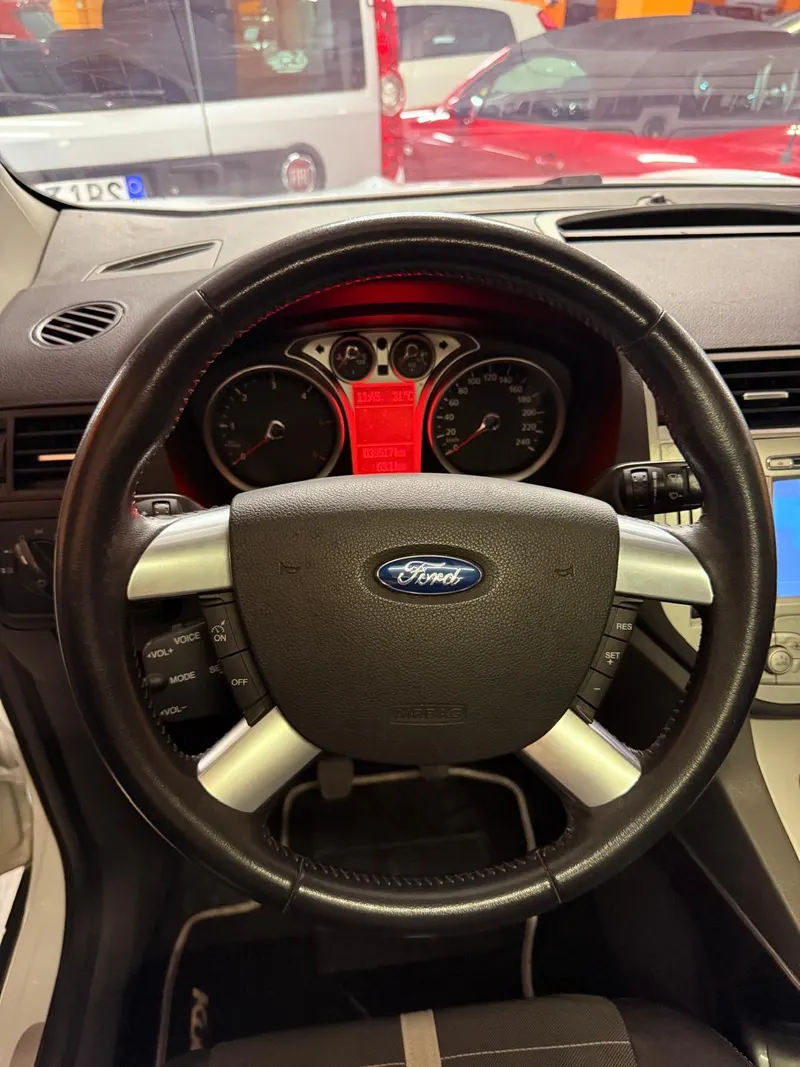 Ford KUGA CON SOLI 39.513 KM 32