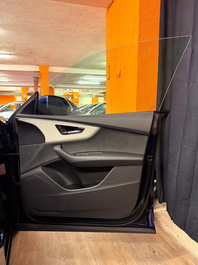 Audi Q8 S-LINE MILD-HYBRID CON SOLI 17.621 KM 34