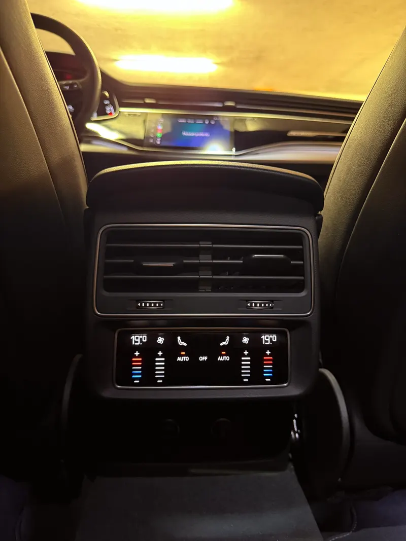 Audi Q8 S-LINE MILD-HYBRID CON SOLI 17.621 KM 37