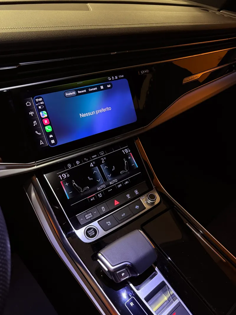 Audi Q8 S-LINE MILD-HYBRID CON SOLI 17.621 KM 12