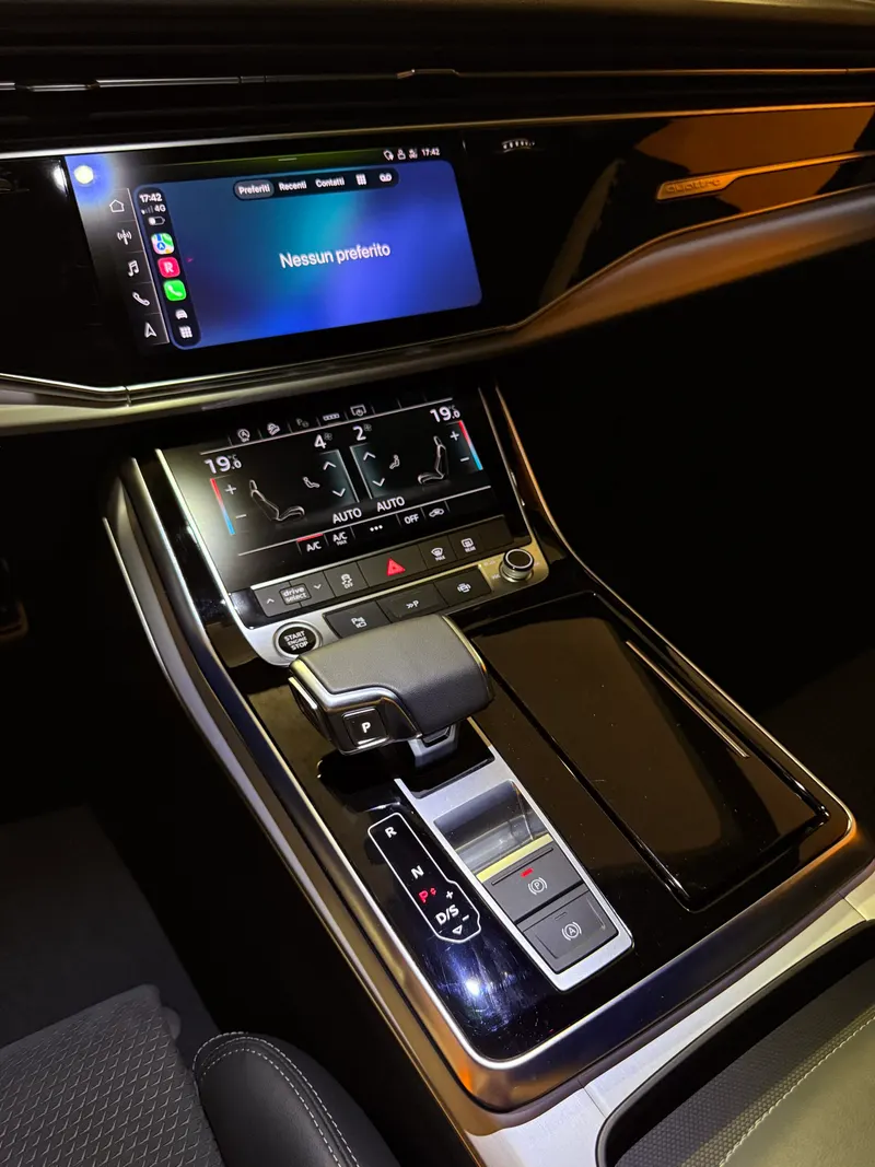 Audi Q8 S-LINE MILD-HYBRID CON SOLI 17.621 KM 15