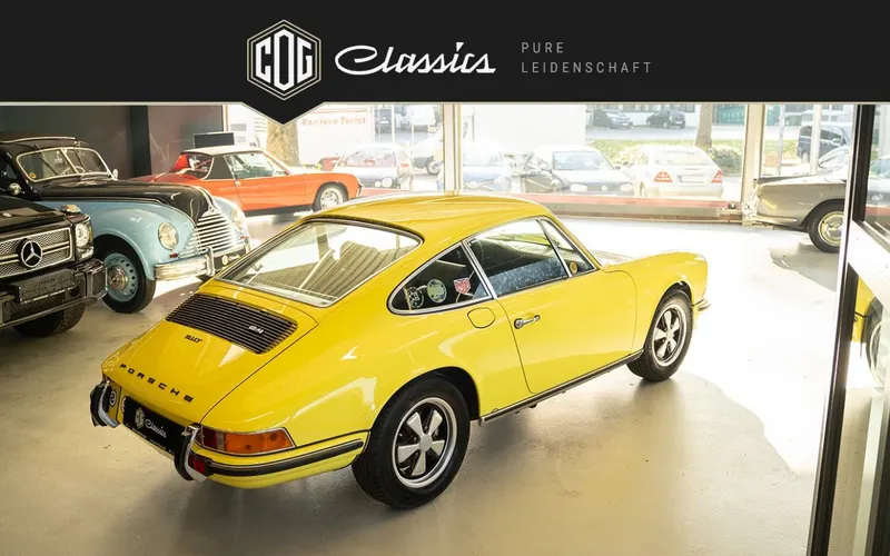 Porsche 911 T 2.4  Ölklappe 31