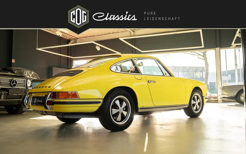 Porsche 911 T 2.4  Ölklappe 30