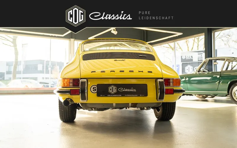 Porsche 911 T 2.4  Ölklappe 25