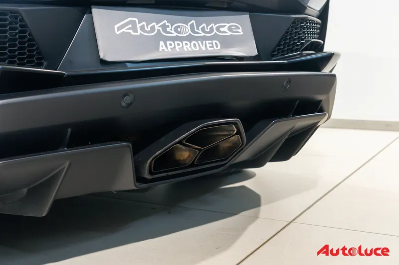 Lamborghini AVENTADOR S 36