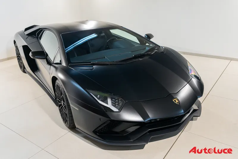 Lamborghini AVENTADOR S 30