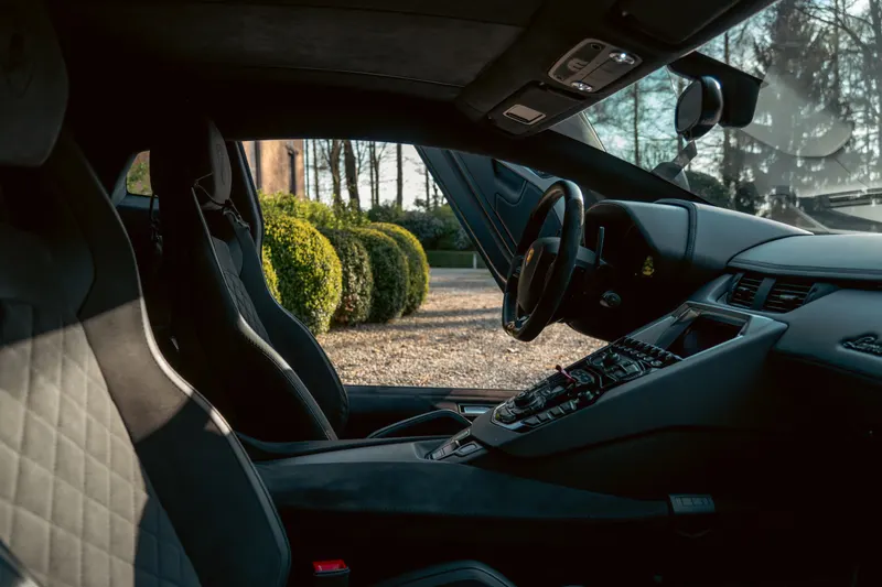 Lamborghini AVENTADOR S 54