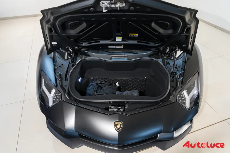 Lamborghini AVENTADOR S 23