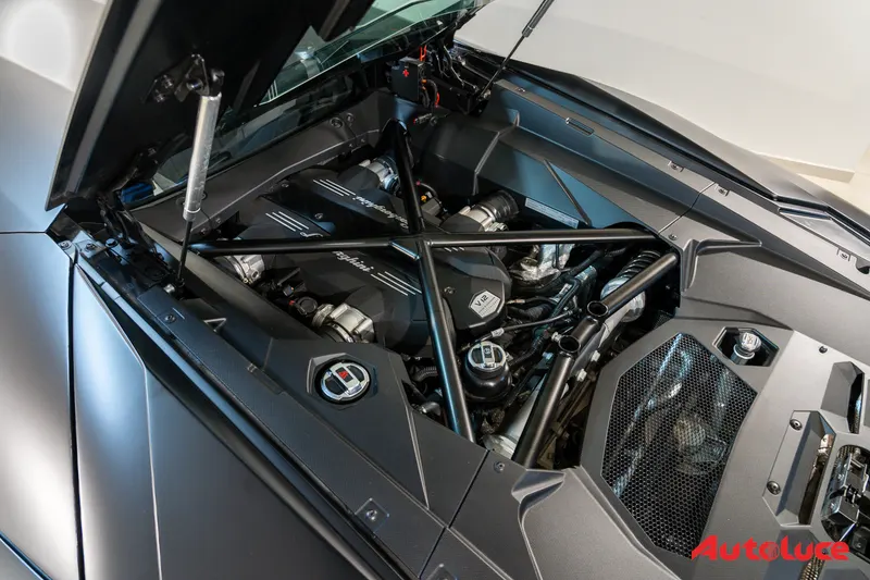 Lamborghini AVENTADOR S 27