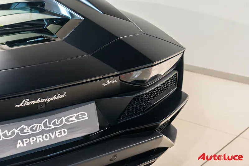 Lamborghini AVENTADOR S 39