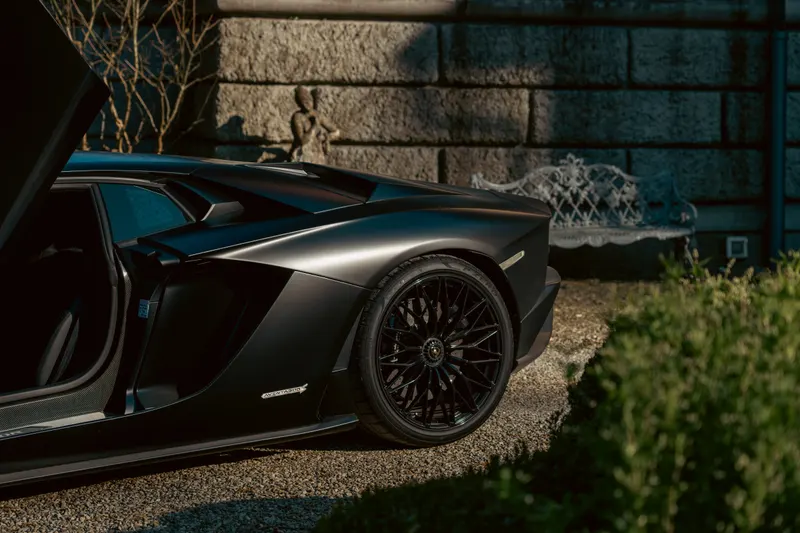 Lamborghini AVENTADOR S 57