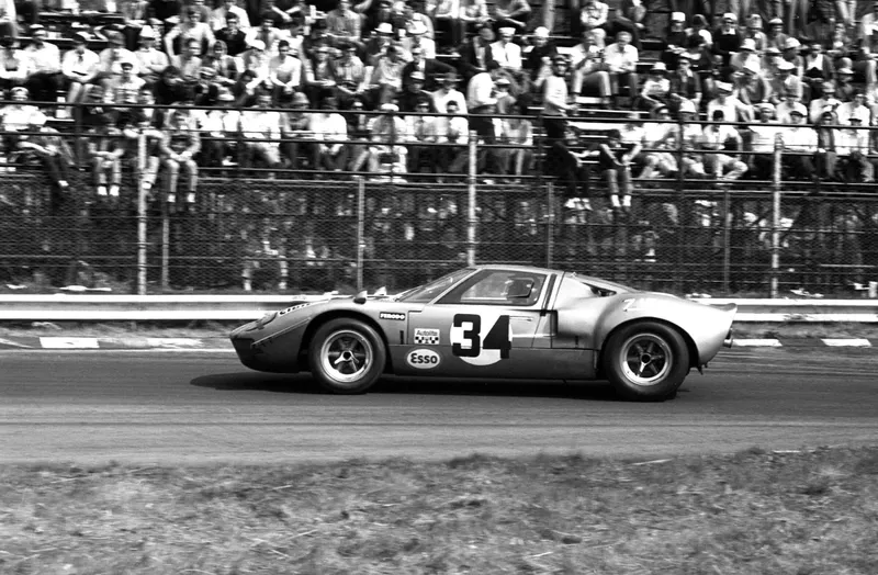 Ford GT40 51