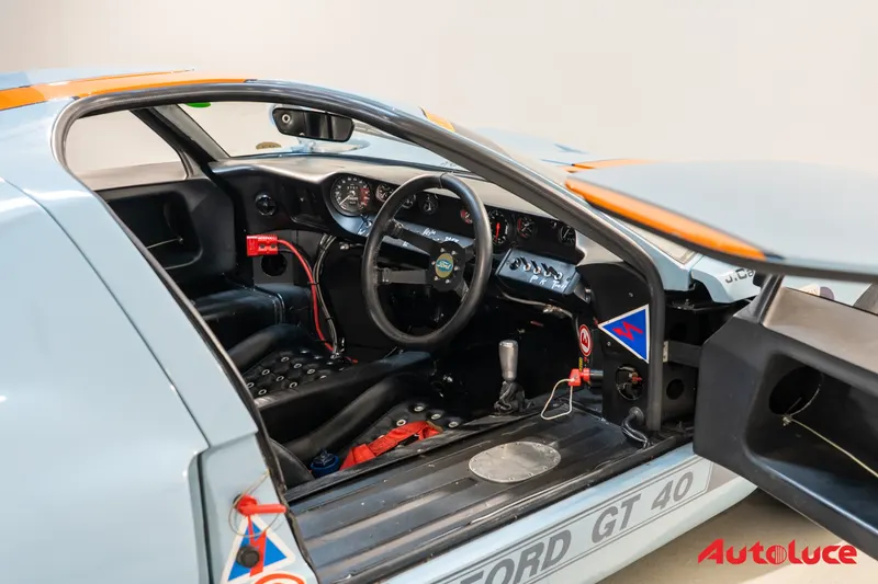 Ford GT40 13