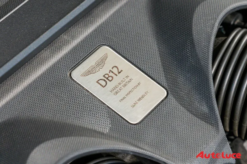 Aston Martin DB12 36