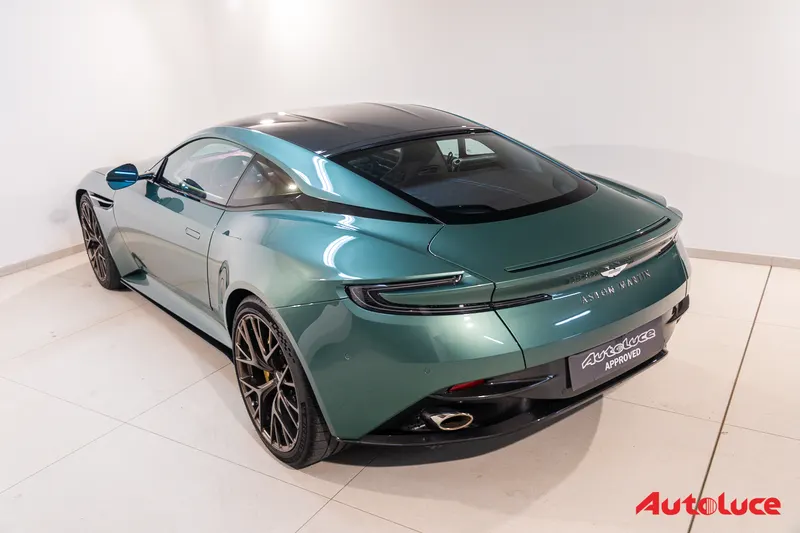 Aston Martin DB12 45