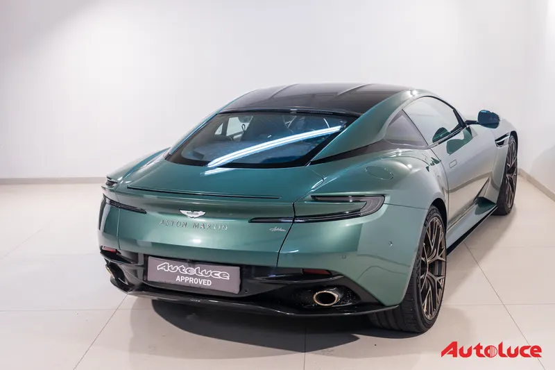 Aston Martin DB12 43