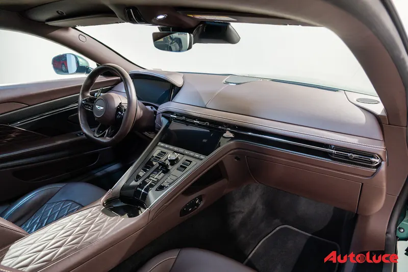 Aston Martin DB12 15