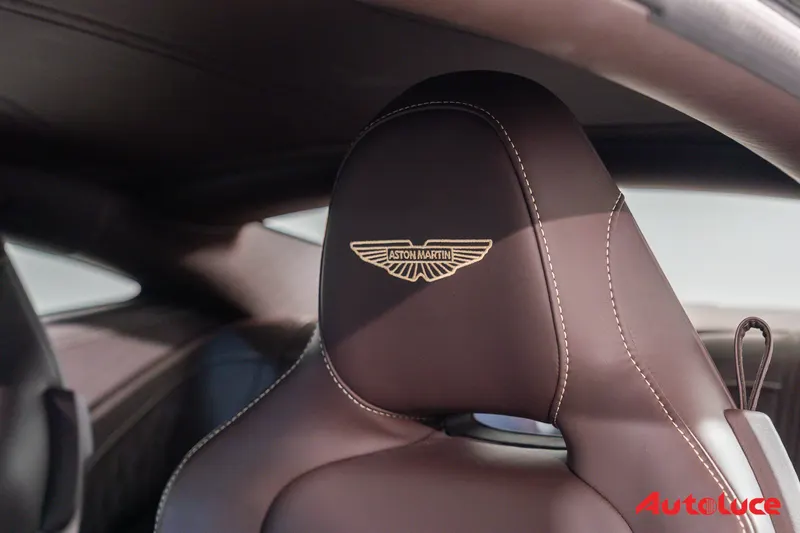 Aston Martin DB12 18