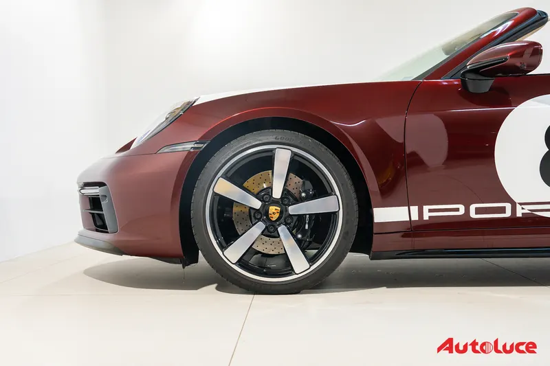 Porsche 911 4S TARGA HERITAGE DESIGN EDITION 10