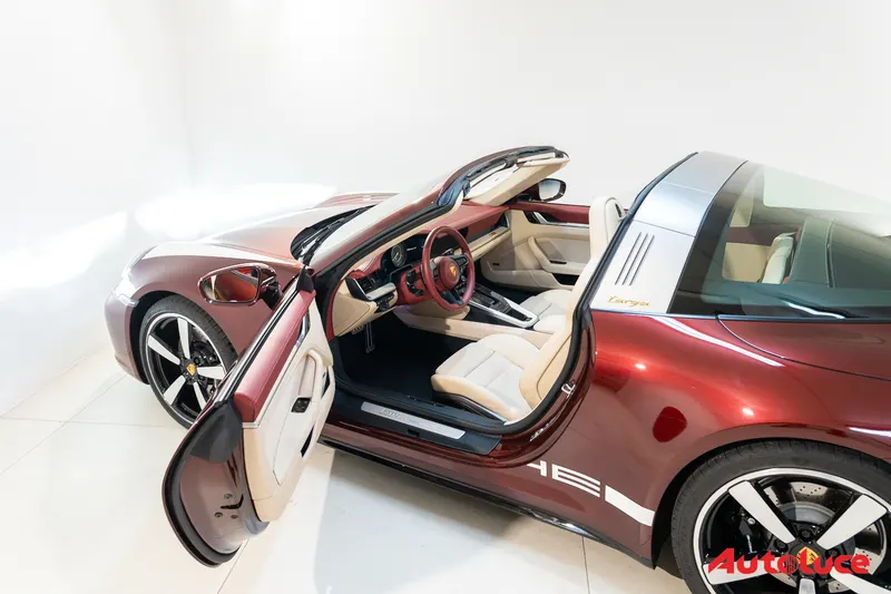 Porsche 911 4S TARGA HERITAGE DESIGN EDITION 16
