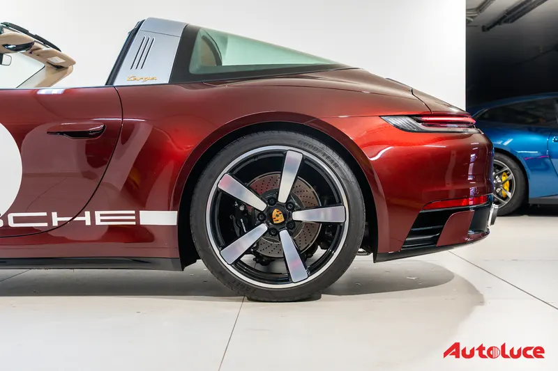 Porsche 911 4S TARGA HERITAGE DESIGN EDITION 12