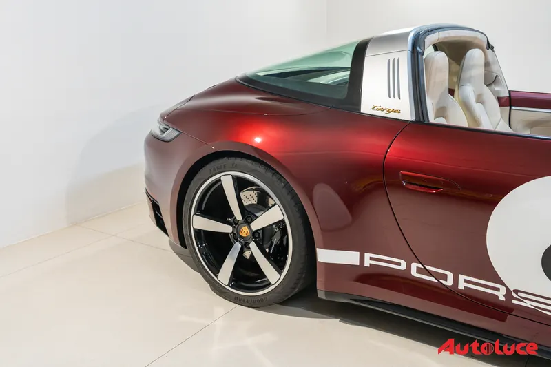Porsche 911 4S TARGA HERITAGE DESIGN EDITION 14