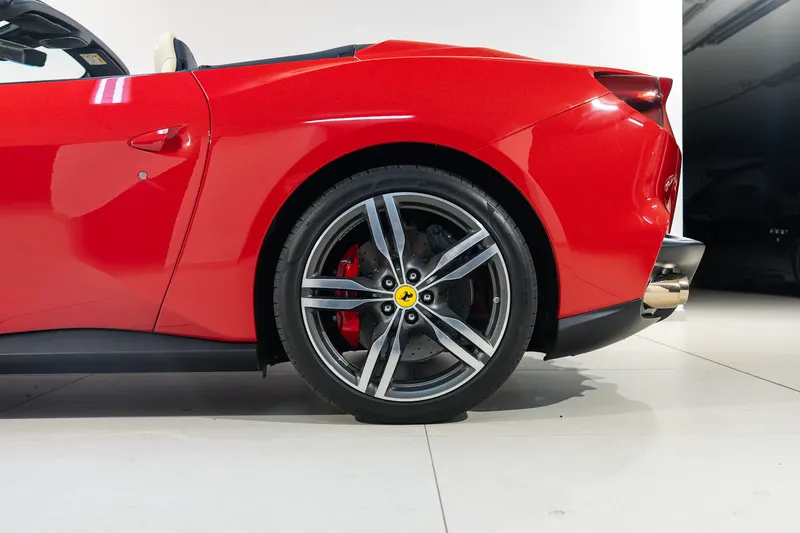 Ferrari PORTOFINO M 9